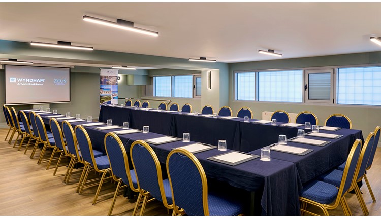 Zeus Essence Wyndham Athens Residence , Афины